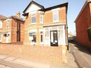For Rent! 4 bedroom detached house for rent in Ensbury...