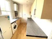 Nice 4 bedroom end of terrace house for rent in Falmouth...