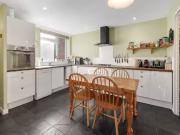 Cozy 4 bedroom property to let in Fawcett Close SW11 £3,500.