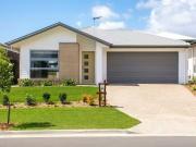 Cheap 4 BR 46 Greenview Circuit, Arundel, QLD 4214
