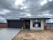 Unique 4 BR 5 Pioneers Court, Traralgon, VIC 3844