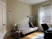 Nice 50683825 4452 Avenue d'Oxford