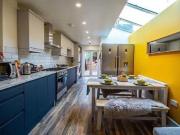 Just in! 5 BA 5 bedroom terraced house for rent in...