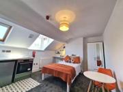 Cozy 6 BA 6 bedroom house share for rent in Gillott...