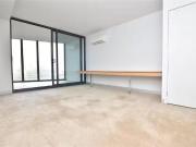 Deal! 704W/565 Flinders Street, Melbourne, VIC 3000