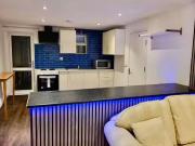 Cheap Detached bungalow to rent in High Road, London N12