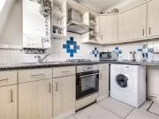 For Rent! Flat to rent in Cairns Road, Between The...