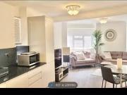 Cheap Flat to rent in Charlbert Court, London NW8