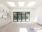 For Rent! Flat to rent in Chatsworth Gardens, Acton W3