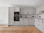 Charming Flat to rent in Clifton Mansions, Park Avenue NW2