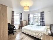 Just in! Flat to rent in East End Road, London N2