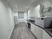 Cozy Flat to rent in Havering Gardens, Romford RM6