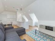 Charming Flat to rent in Phoenix Rd, Euston NW1
