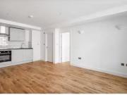 Cozy Flat to rent in Sclater Street, Shoreditch, London E1