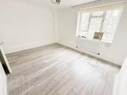 Unique Flat to rent in Tudor Court, King Henry Walk,...