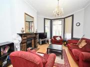 Cheap Room 9, 9 Eglantine Avenue