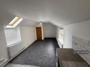 Deal! Studio flat for rent in Pontmorlais, Merthyr...