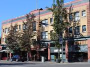 Charming Studio Montrose Apartments