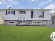 Just in! Unit 3 3 1508 Duford Drive, Orléans, Ontario...