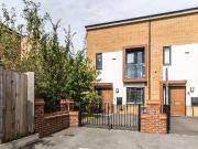 Deanwater Close, Manchester M13, 3 bed end terrace house...