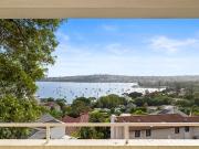 Deceased estate Whole floor apartment in block of 4