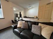 Decked Bar/entertainment / Luxury / West End / July, LN1