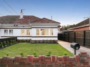 Deco Charm in Desirable Pocket