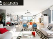 Découvrez ce somptueux appartement sur le toit terrasse,...