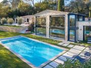 Découvrez cette Propriété d'Exception avec Piscine...