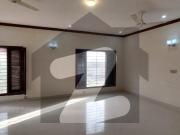Defence 500 Yards Beautiful Bungalow For Rent Like New...