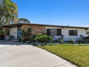 Delaware Ave Ne, Saint Petersburg, Home For Sale