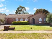 Delightful family home in a prime seaside location