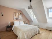 Delightful Josefstadt 3BR, Furnished + Open Design