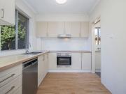 Delightful, Light Filled 2 bedroom Top Floor Apartment