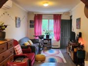 Delightful one bedroom corner Home