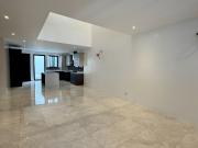 Deluxe 5 Bedroom Townhouse for Sale in Kapitolyo, Pasig City