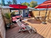 DELUXE HOME w/ LG. ROOFTOP DECK & VIEW