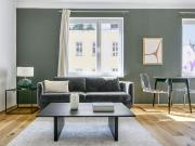 Deluxe Mariahilf 1BR w/ Storage, walk to U4 and bars,...
