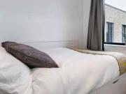 Deluxe Plus En suite C Has an Apartment