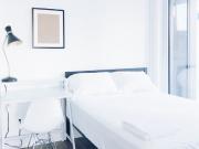 Deluxe Room 197 Yonge St. Male Only