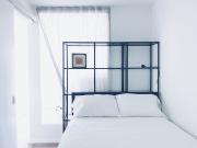 Deluxe Room 197 Yonge St. Male Only