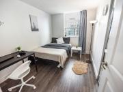 Deluxe Room Lees Ave