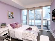 Deluxe Room | ON M5V 1C1 A Has an Apartment
