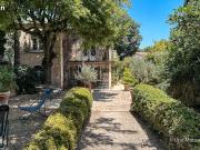 Demeure de charme avec garage, piscine et maisonnette...