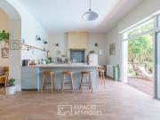 Demeure de charme avec piscine, garage et dépendances