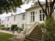 Demeure de charme, restaurée, avec gîte attenant, dans...