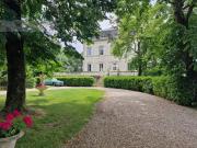 Demeure de maître au cœur d'un domaine verdoyant