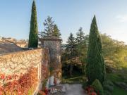 Demeure exceptionnelle au coeur d'un village...