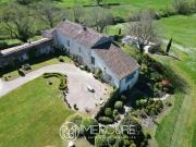 DEMEURE FORTIFIEE XVEME AVEC PISCINE ET DÉPENDANCES –...