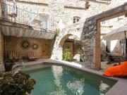 Demeure historique du XIe avec jardin, cour intérieure...